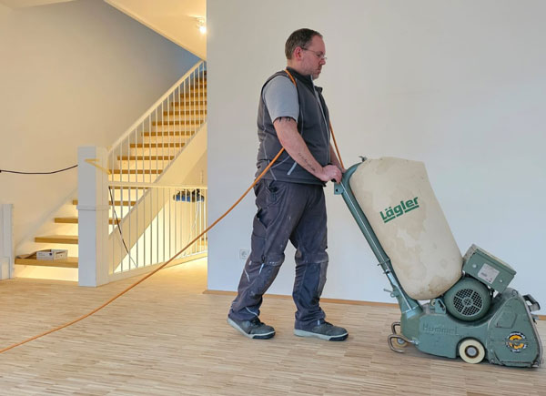 Felix Schulte bei der Arbeit